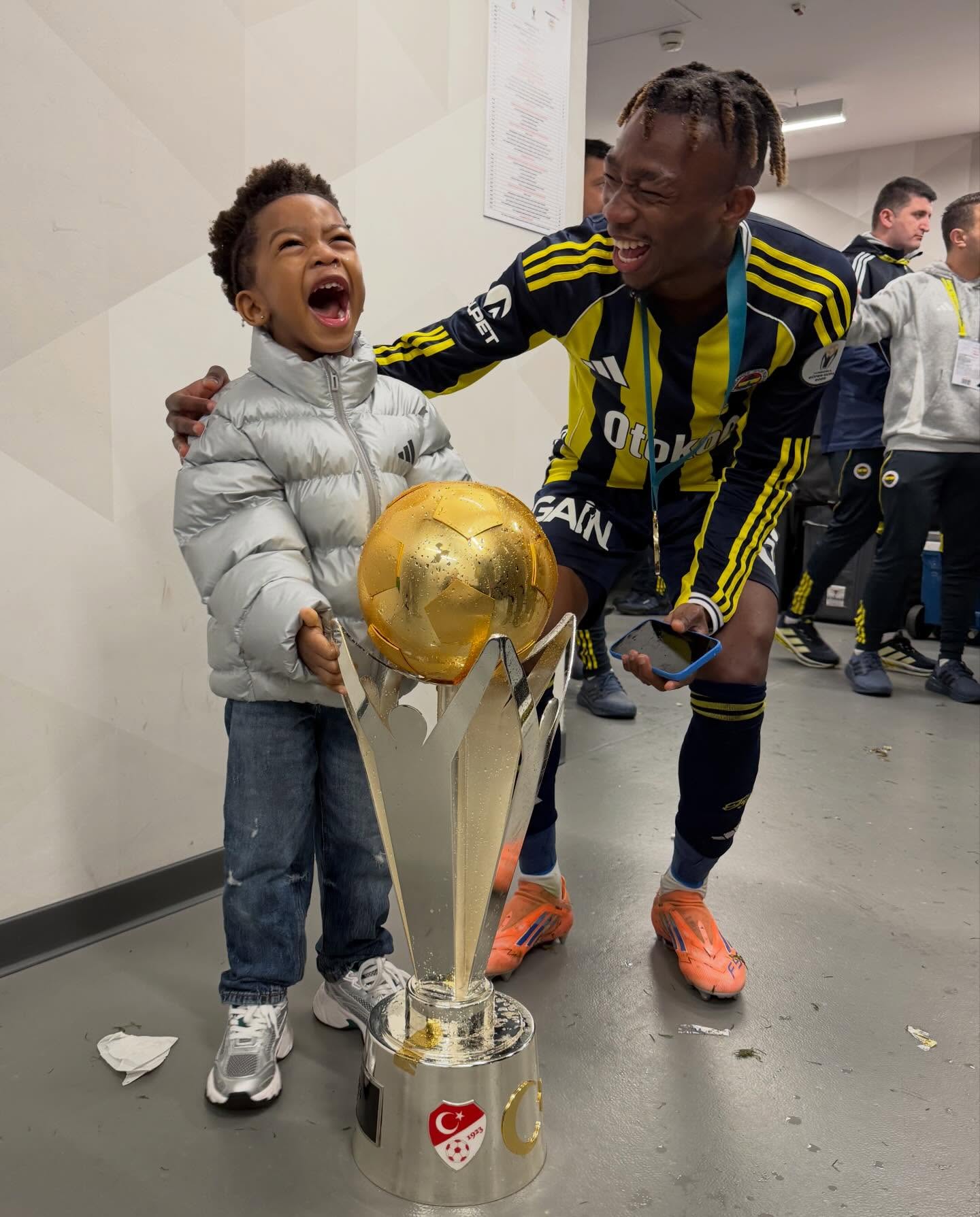 SaveClip.App_615255589_17982741410948246_8428567385434480048_n